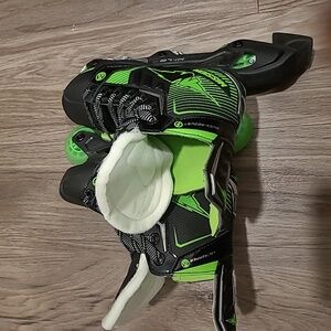Adjustable rollerblade